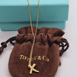 Tiffany and Co. Necklace Kiss X Picasso 18K Yellow Gold
